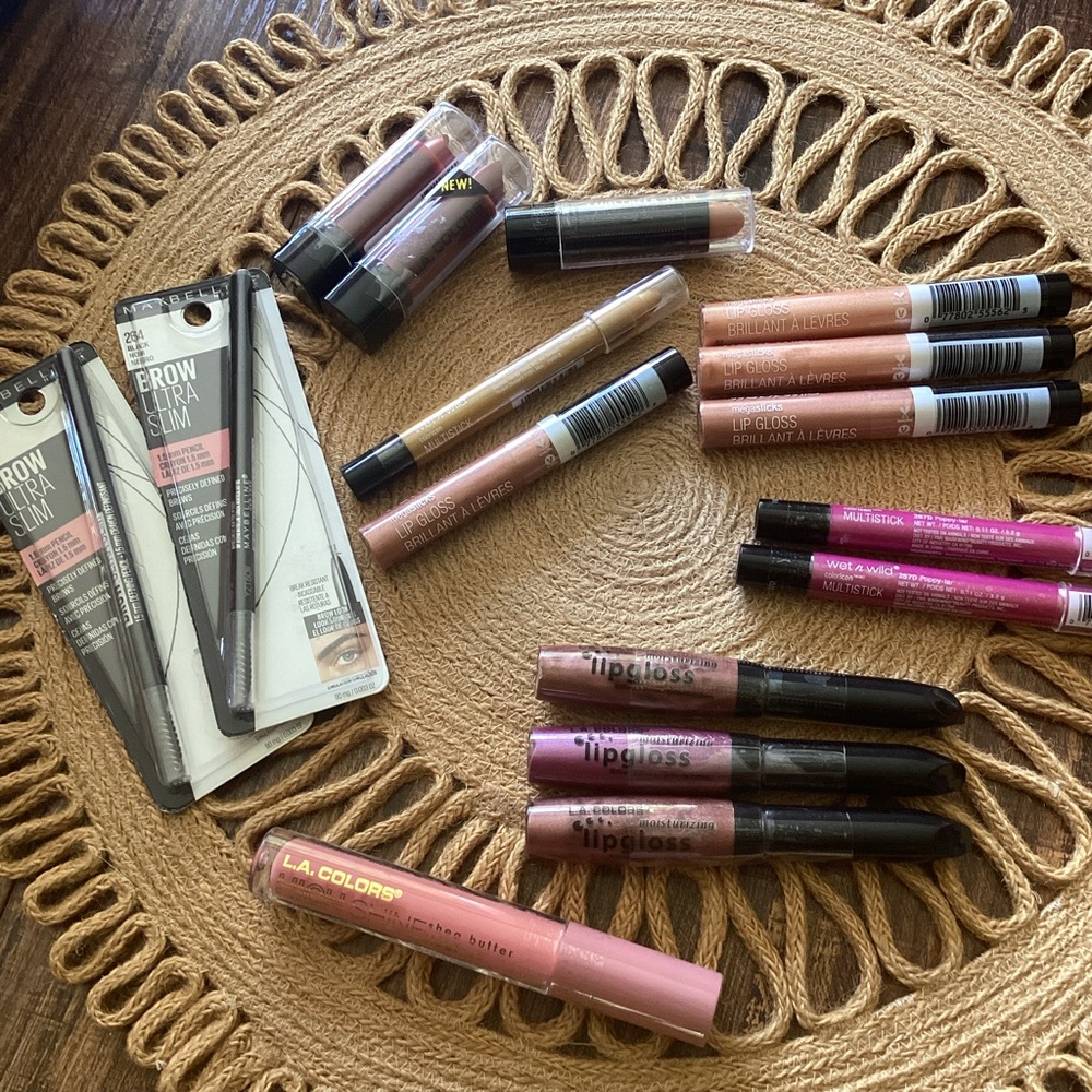 Lot Assorted Makeup Eyebrow Pencils Lip Gloss Wet n Wild LA Colors Megaslick